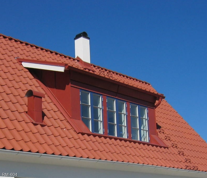 Stor takkupa med tre fönster 
